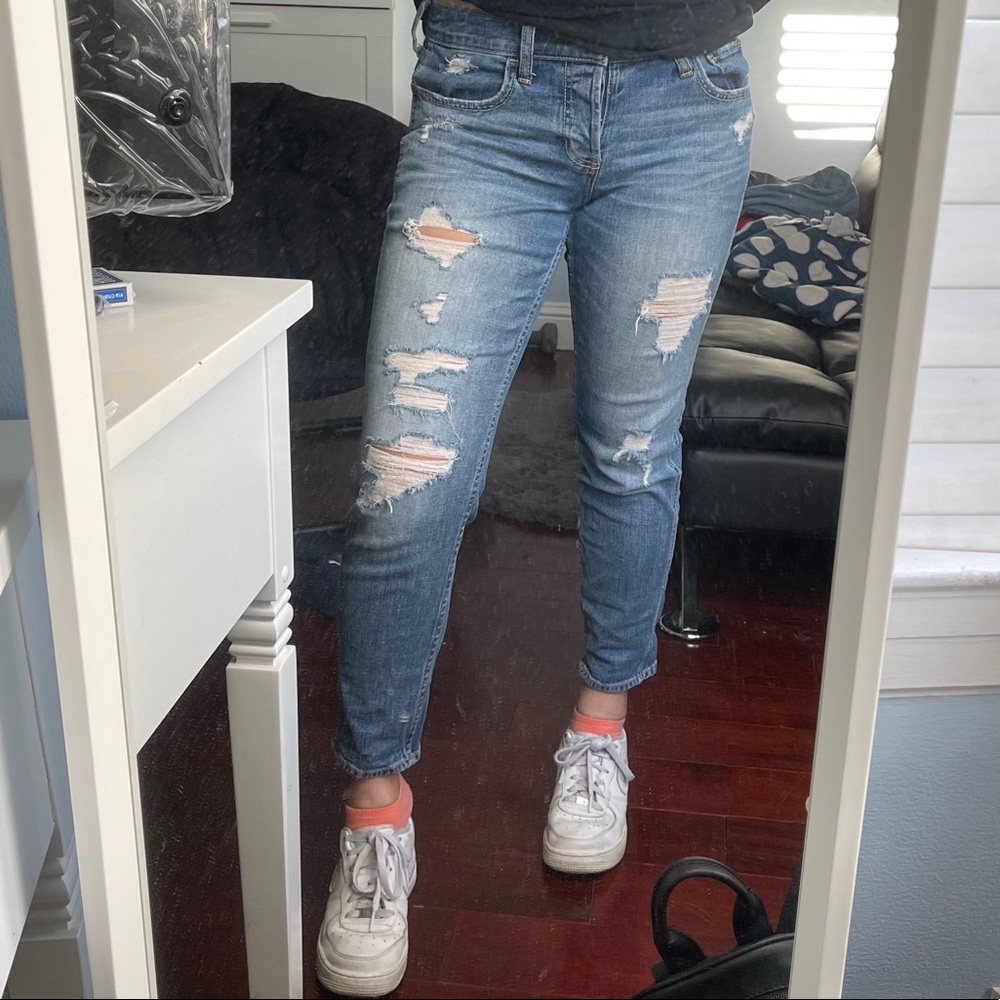 Hollister distressed low rise boyfriend jeans